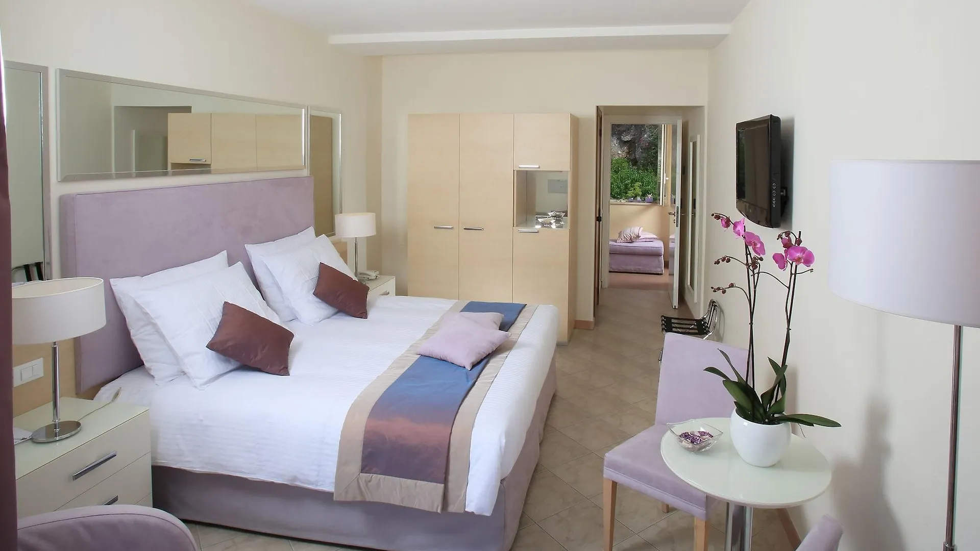 Crystal Sea Hotel Forza dʼAgro