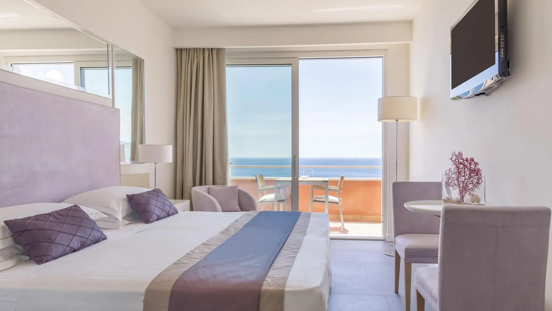 Crystal Sea Hotel Forza d'Agro
