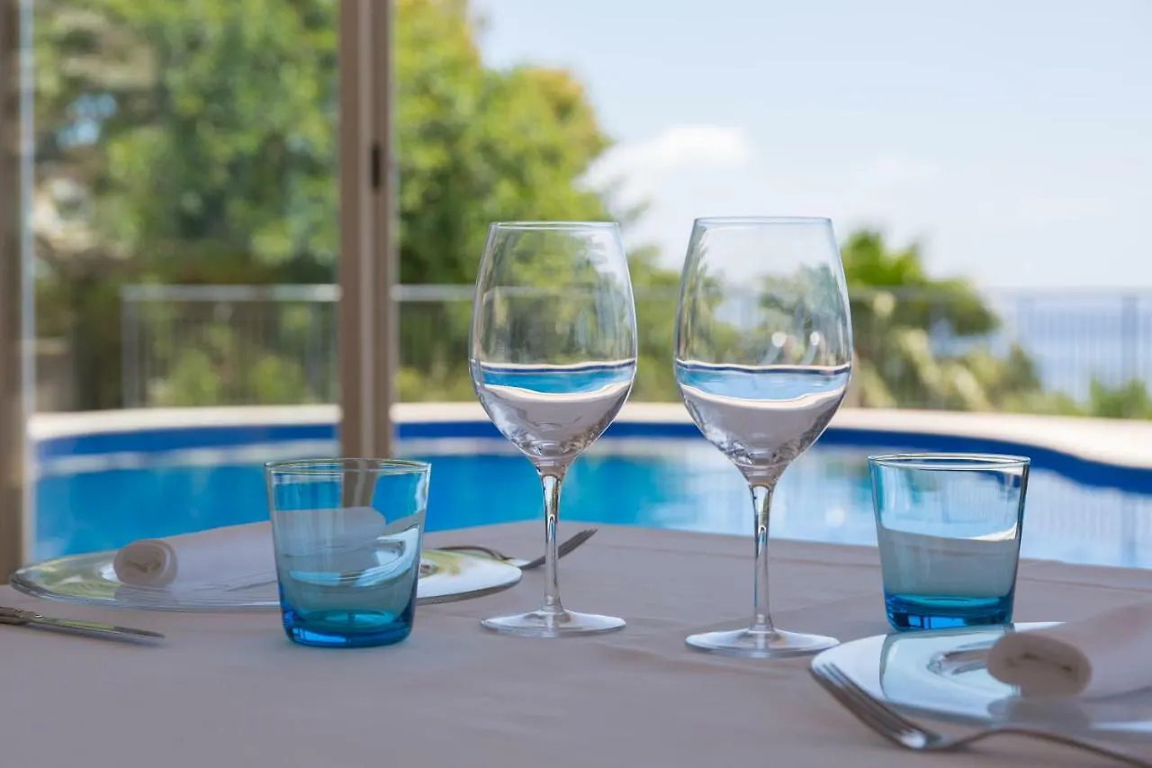 Crystal Sea Hotel Forza dʼAgro 4*,